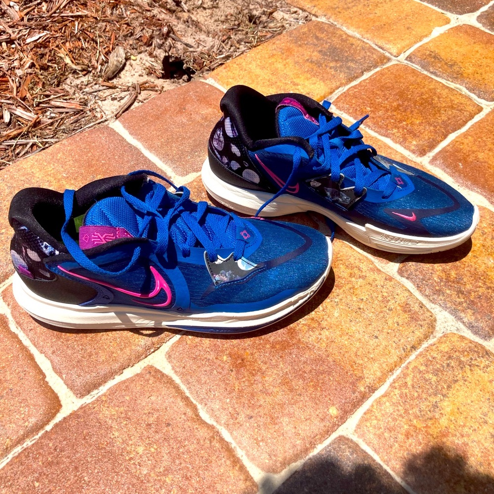 Kyrie Low 5 Dark Marina Blue Size 9.5 Mens